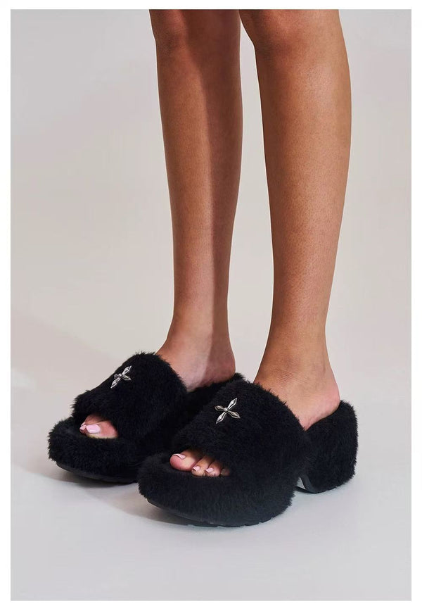 SMFK 25FW 十字雕像皮毛一体8.5cm高跟拖鞋